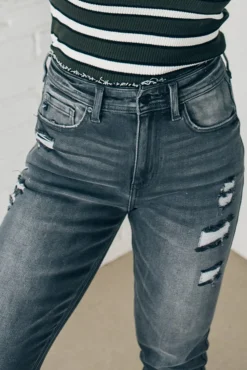 Daphne Distressed Mom Jeans - KANCAN