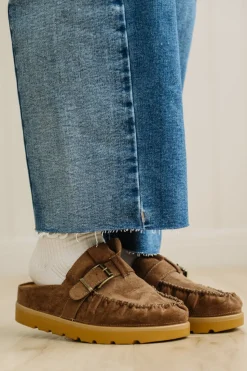 Deb Ruffled Suede Slides | Mocha