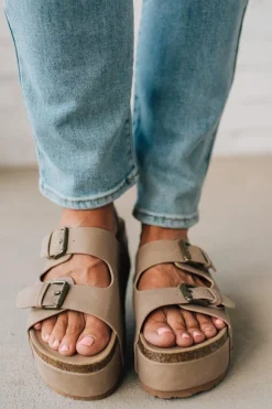 Jeri Studded Platform Slides