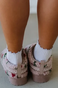 Kay Cozy Floral Slippers