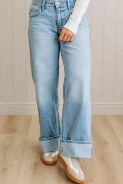 Navi Lynn Low Rise Wide Leg Jeans | Light- VERVET